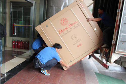 八步钢琴贵重工艺品无忧运
